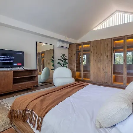 Villa Vybe - Incredible 1Br Designer Villa In Pererenan!
