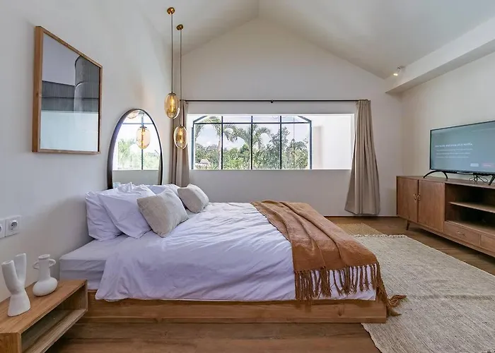 Villa Vybe - Incredible 1br Designer In Pererenan! Canggu